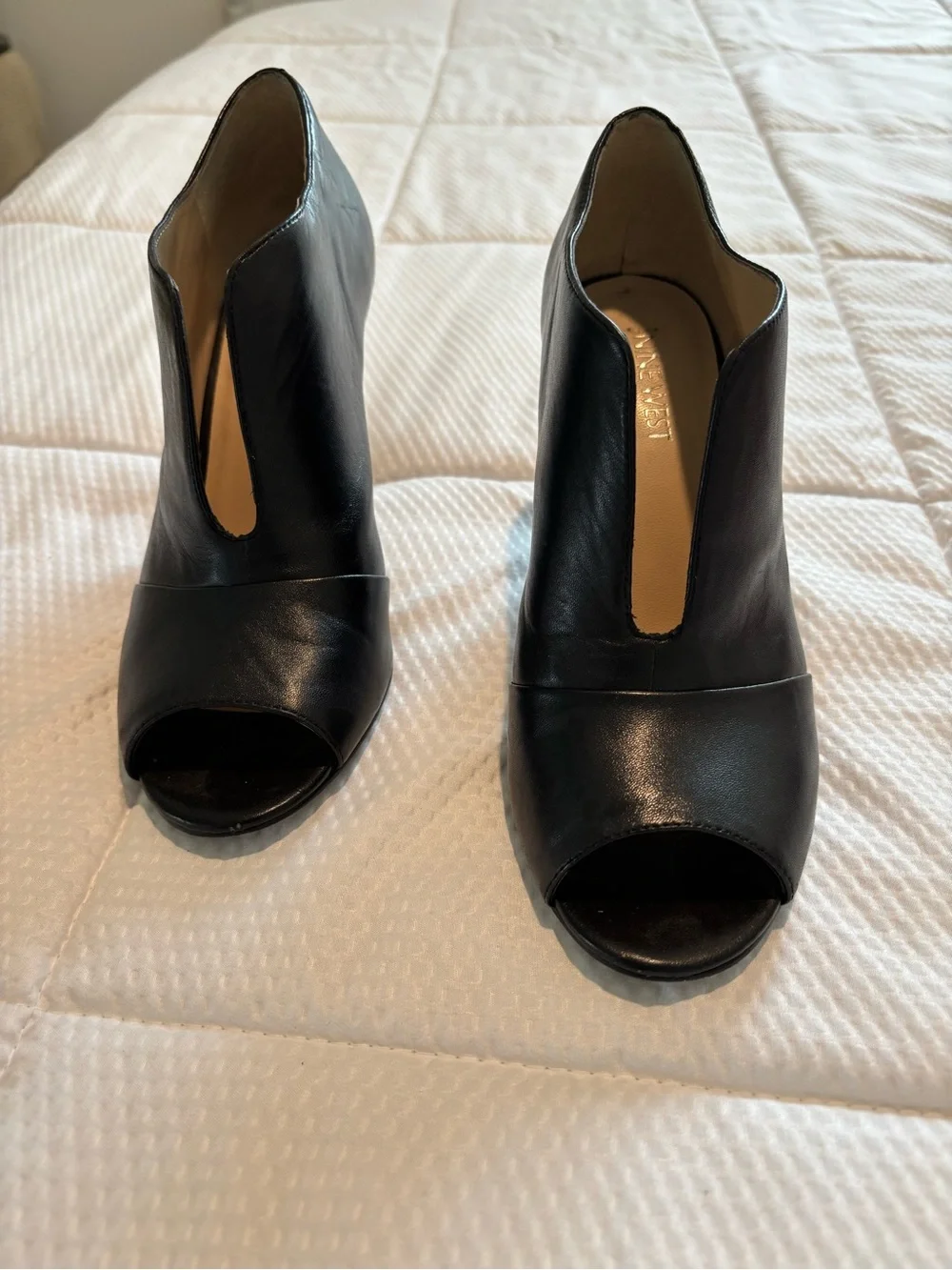 Nine West chic open